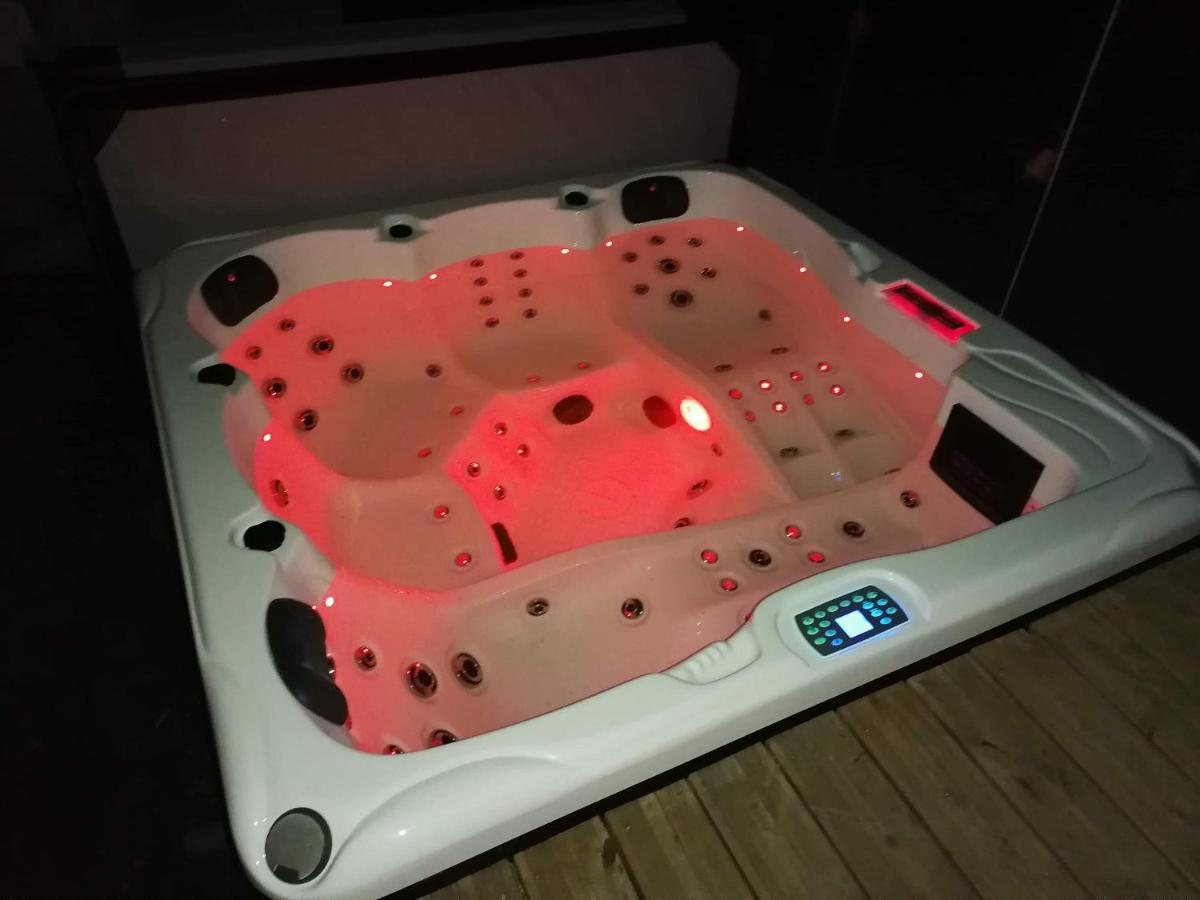 Cyris - Chambres Duplex Climatisees - Spa & Piscine Centre Ville Saint-Germain-des-Fosses 외부 사진